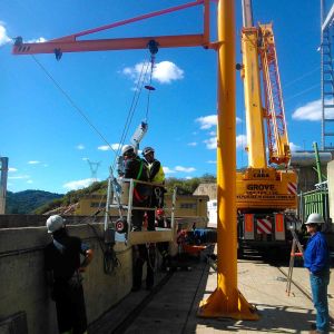 instalacion plataforma suspendida basic de pescante pluma web scaled