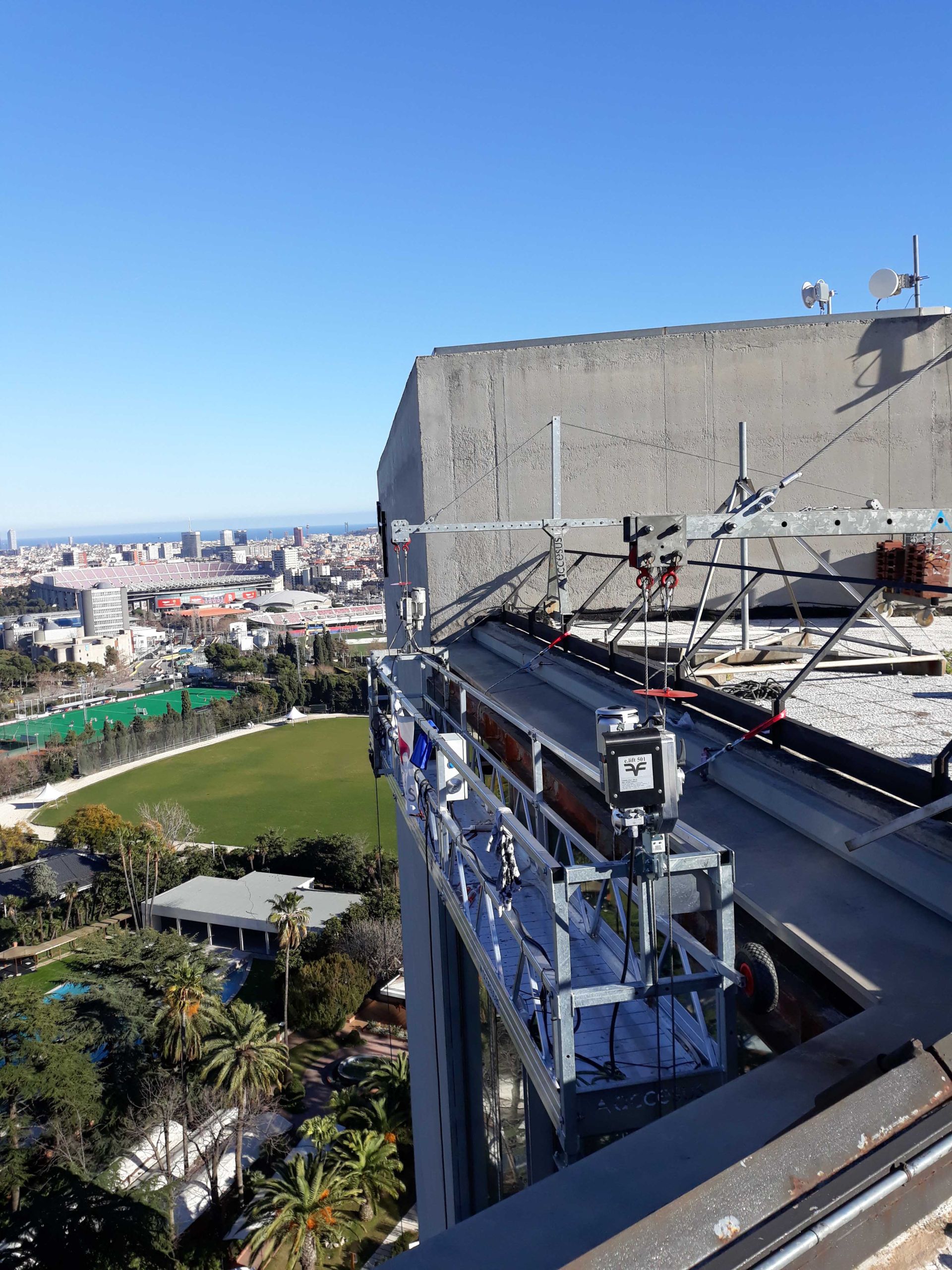 Pértiga telescópica PT200  Accesus Plataformas Suspendidas