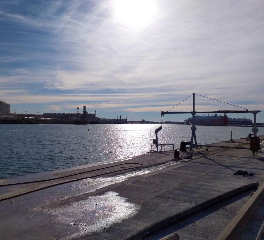 Cabina colgante BASIC para trabajos en muelle portuario