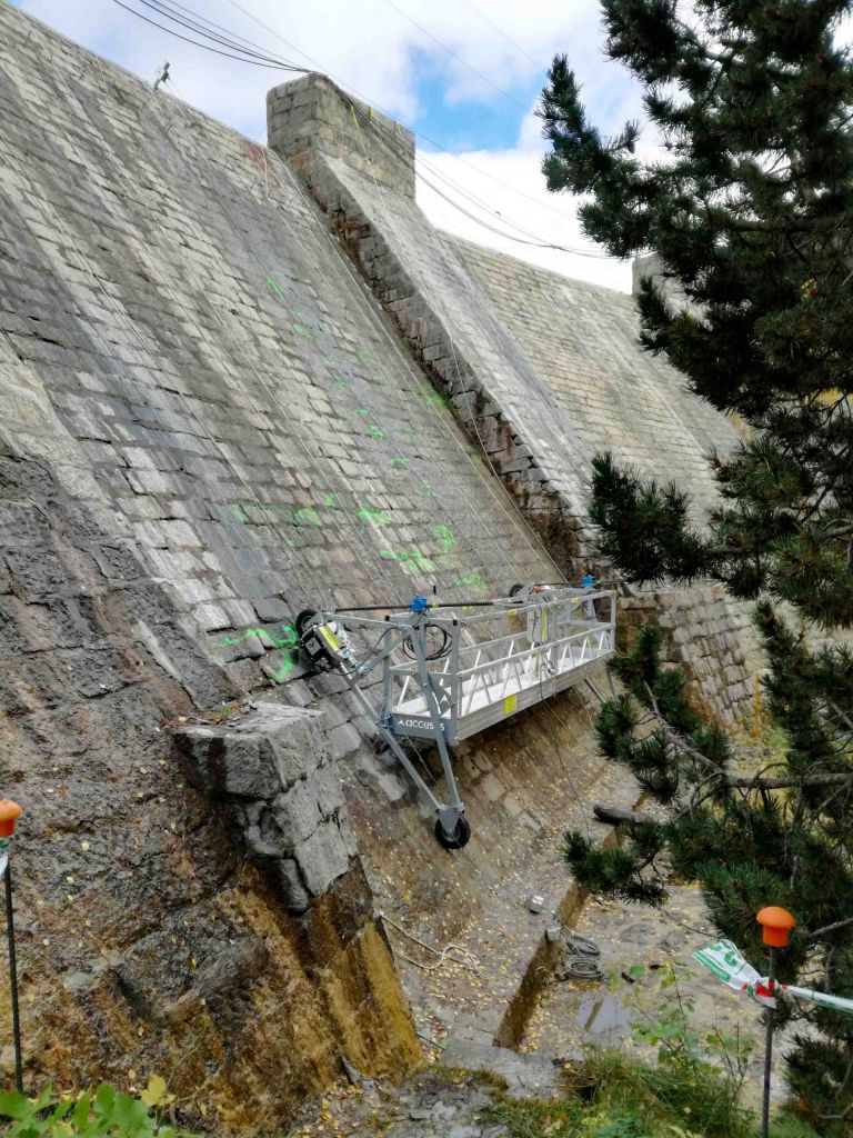Accesus - Plataforma suspendida - planco inclinado 45º para presas_7