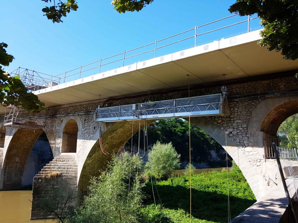 Accesus - Andamio Colgante Komplet para mantenimiento de puentes_5