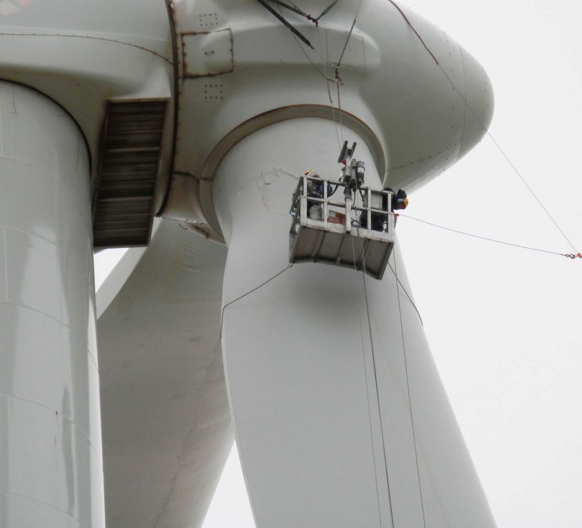 Plataforma Modublade entretien des pales d’éoliennes GAMESA G-10 – FINLANDE