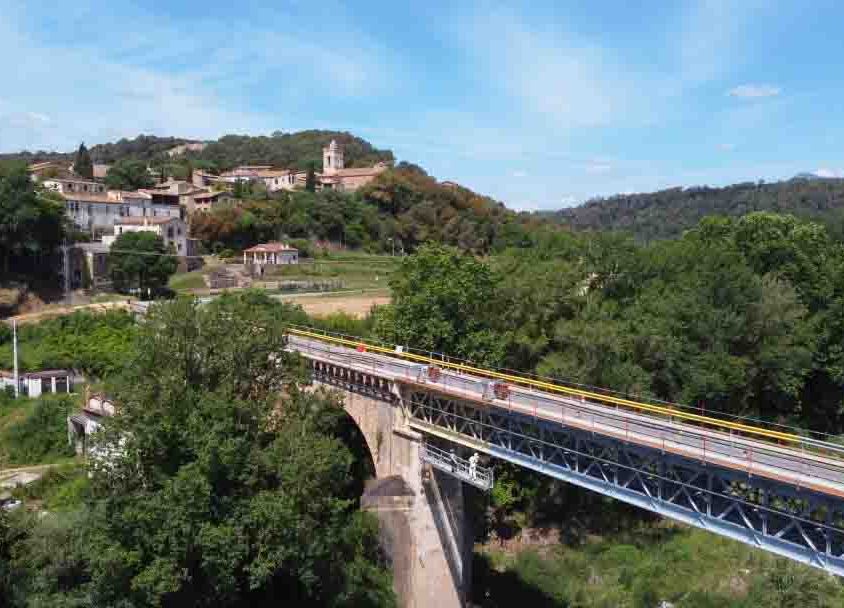 Andamio Colgante KOMPLET para Trabajos de Pintura en Puente Sobre Río